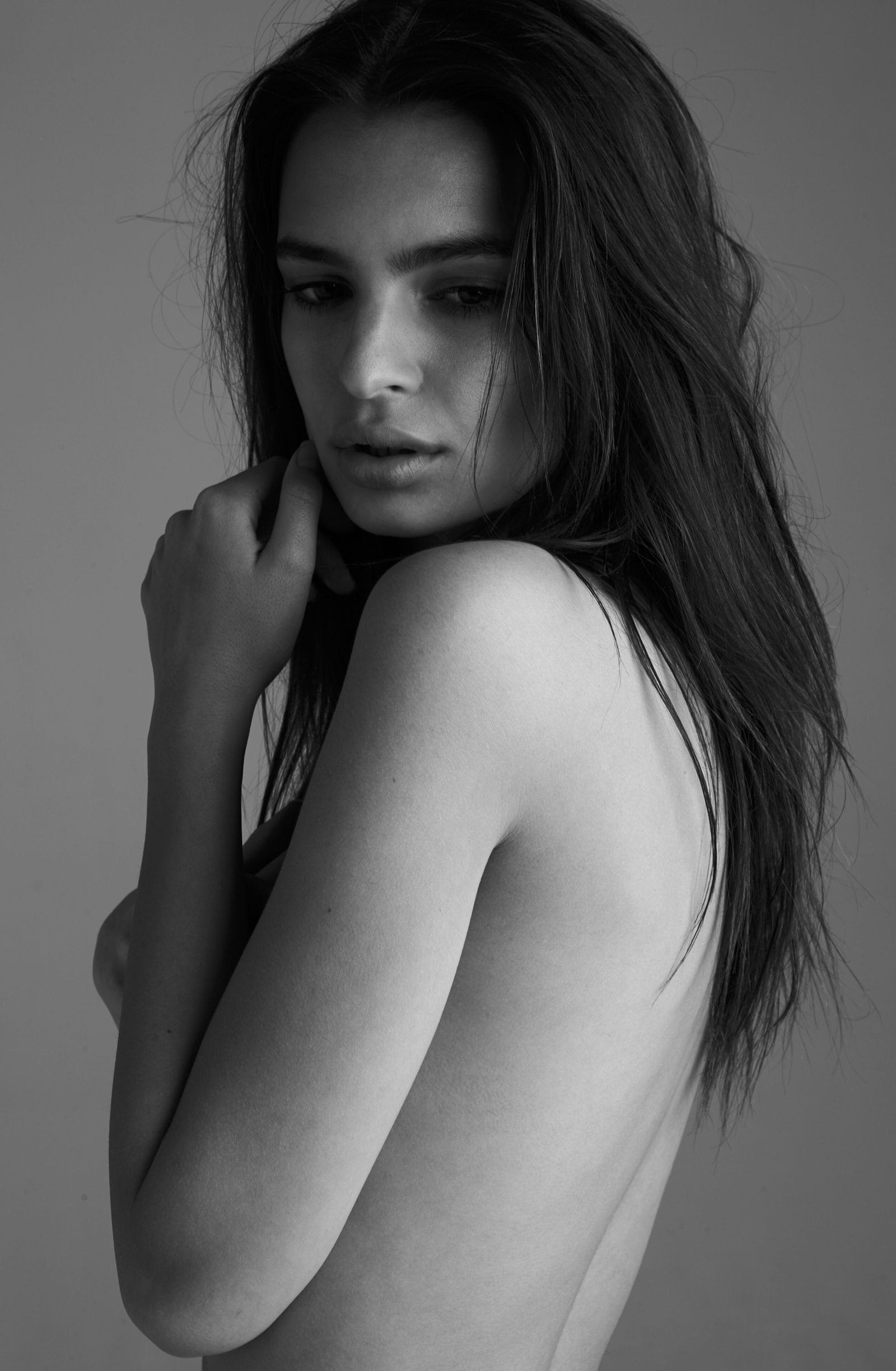 Bare Bold Emily Ratajkowskis Uncensored Treats Magazine Outtakes Leave Nothing to the Imagination 4 – BareFame Bare Bold Emily Ratajkowskis Uncensored Treats Magazine Outtakes Leave Nothing to the Imagination 4