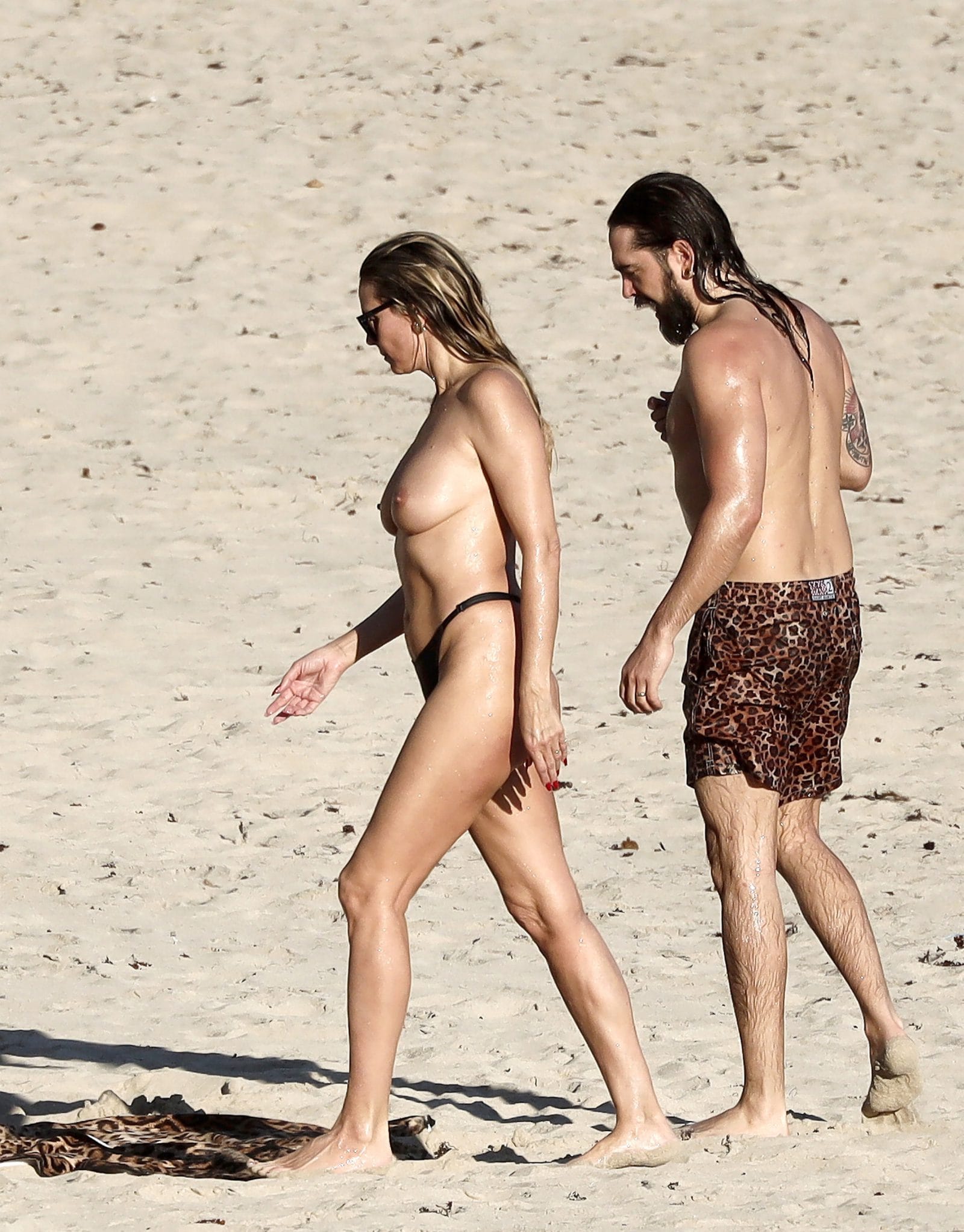 Bare Bold Heidi Klum Flaunts Topless Perfection in St. Barts 17 – BareFame Bare Bold Heidi Klum Flaunts Topless Perfection in St. Barts 17