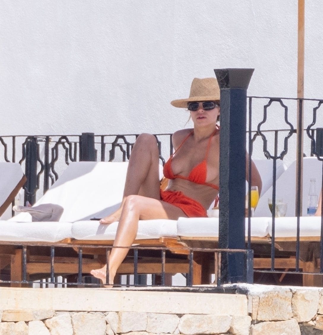 Sun Kissed Confidence Brooks Nader Bares It All in Los Cabos Getaway 20 – BareFame Sun Kissed Confidence Brooks Nader Bares It All in Los Cabos Getaway 20