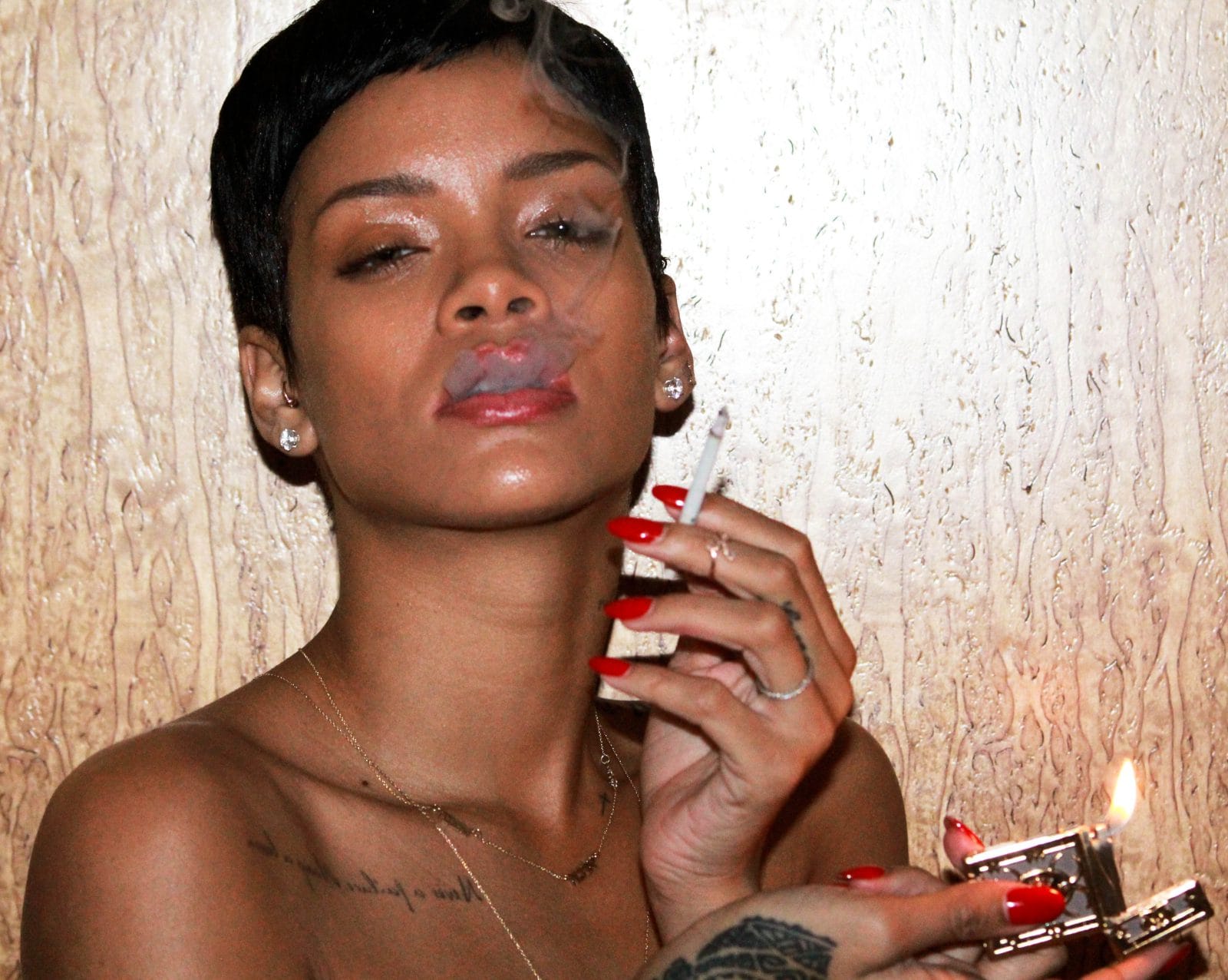 Topless Pierced Rihanna Flaunts Her Flawless Curves in Smoldering 2012 Outtakes 13 – BareFame Topless Pierced Rihanna Flaunts Her Flawless Curves in Smoldering 2012 Outtakes 13