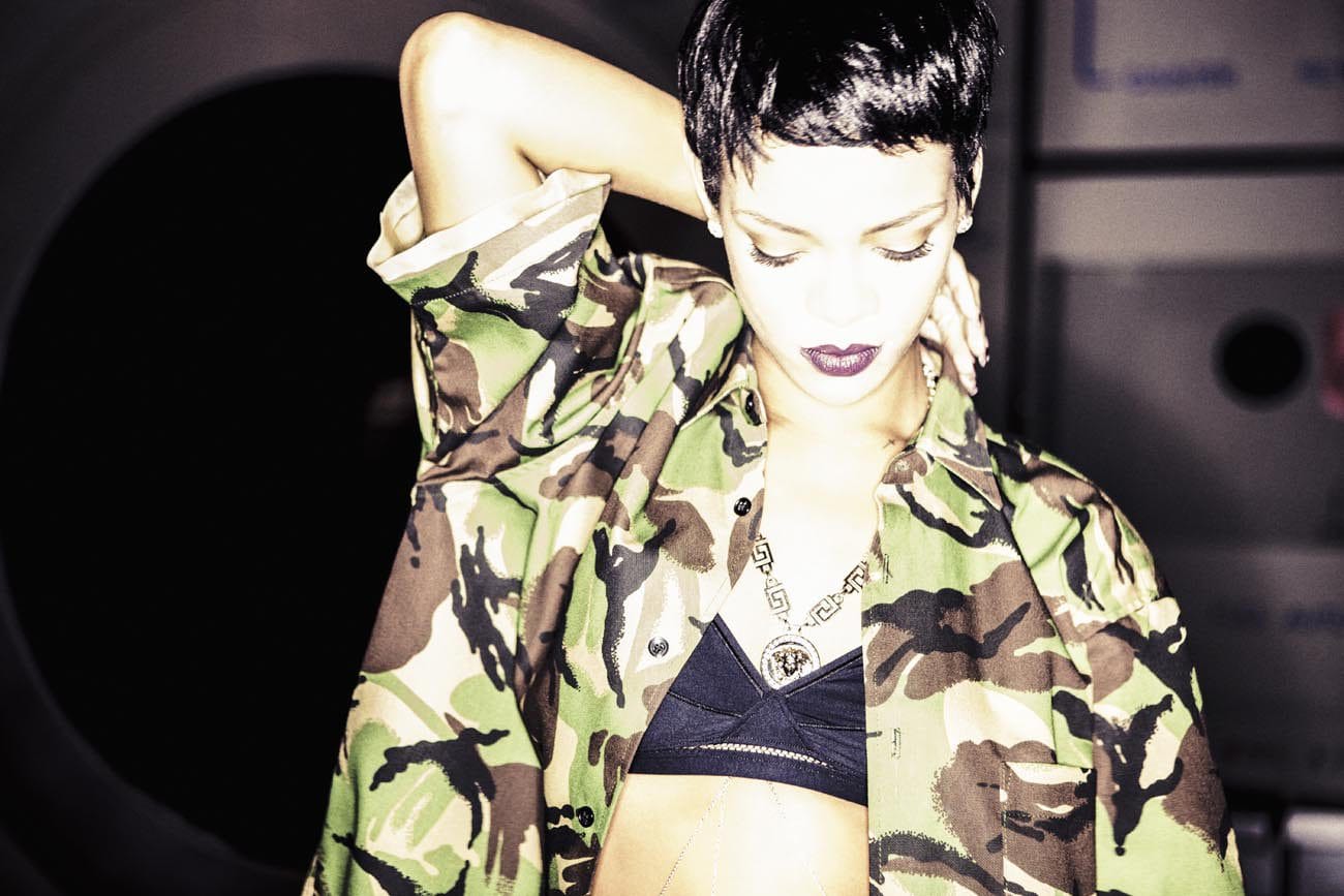 Topless Pierced Rihanna Flaunts Her Flawless Curves in Smoldering 2012 Outtakes 25 – BareFame Topless Pierced Rihanna Flaunts Her Flawless Curves in Smoldering 2012 Outtakes 25