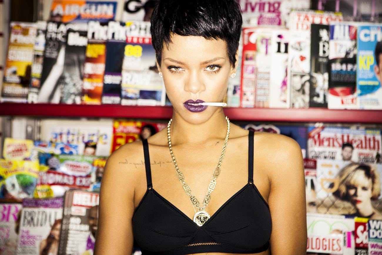 Topless Pierced Rihanna Flaunts Her Flawless Curves in Smoldering 2012 Outtakes 26 – BareFame Topless Pierced Rihanna Flaunts Her Flawless Curves in Smoldering 2012 Outtakes 26