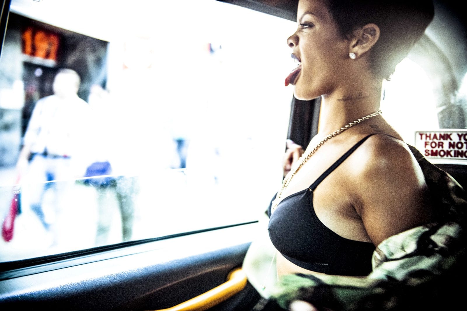Topless Pierced Rihanna Flaunts Her Flawless Curves in Smoldering 2012 Outtakes 31 – BareFame Topless Pierced Rihanna Flaunts Her Flawless Curves in Smoldering 2012 Outtakes 31