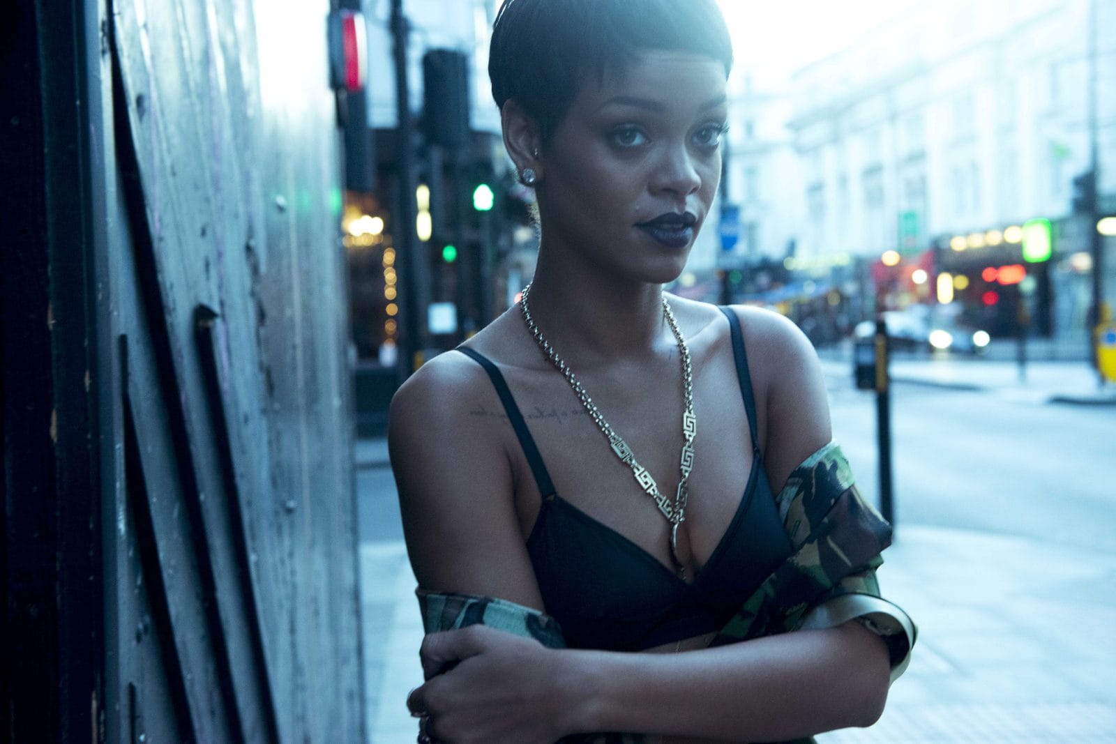 Topless Pierced Rihanna Flaunts Her Flawless Curves in Smoldering 2012 Outtakes 35 – BareFame Topless Pierced Rihanna Flaunts Her Flawless Curves in Smoldering 2012 Outtakes 35