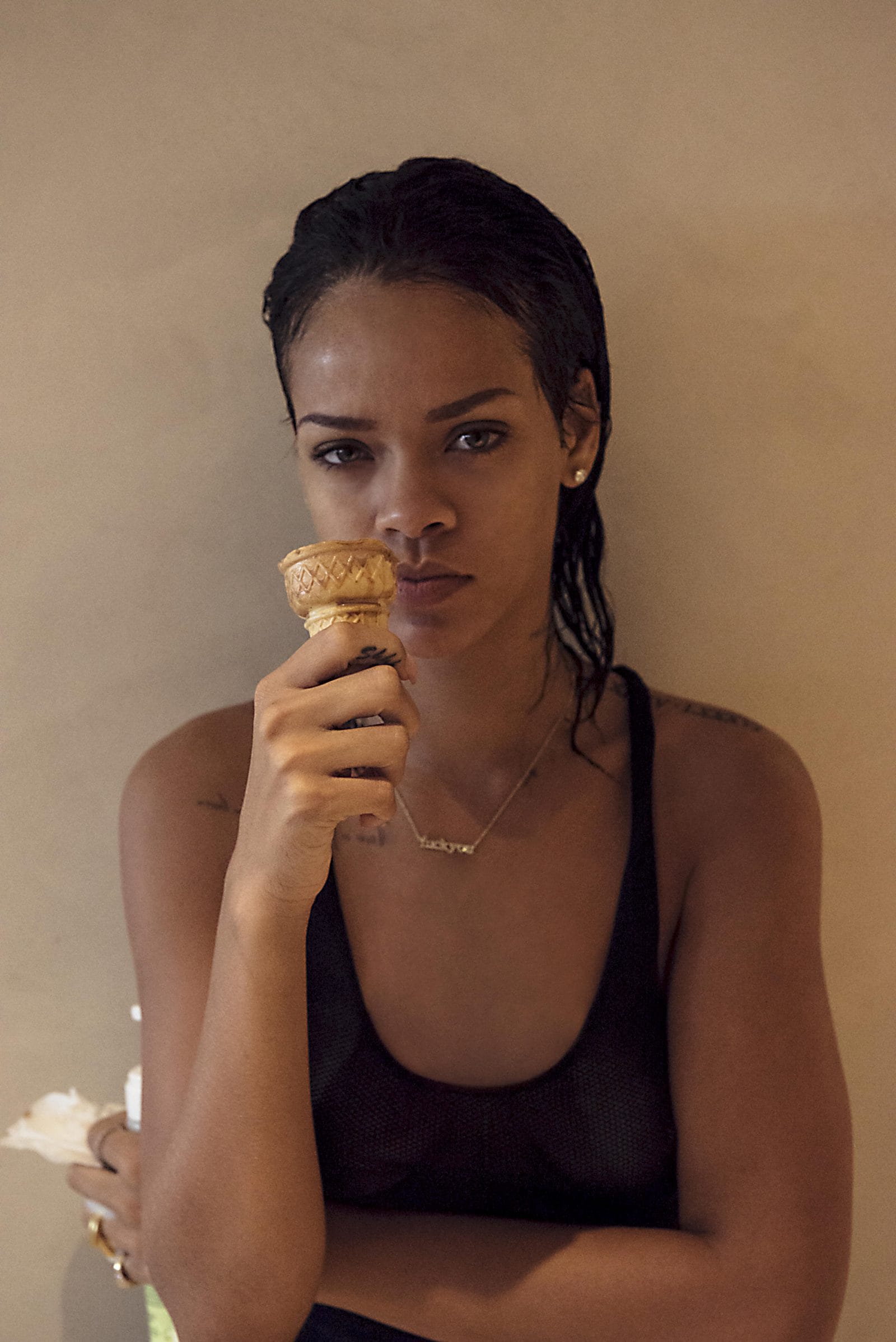 Topless Pierced Rihanna Flaunts Her Flawless Curves in Smoldering 2012 Outtakes 38 – BareFame Topless Pierced Rihanna Flaunts Her Flawless Curves in Smoldering 2012 Outtakes 38