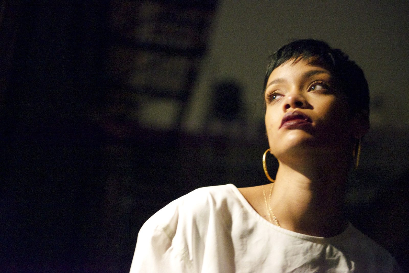 Topless Pierced Rihanna Flaunts Her Flawless Curves in Smoldering 2012 Outtakes 4 – BareFame Topless Pierced Rihanna Flaunts Her Flawless Curves in Smoldering 2012 Outtakes 4
