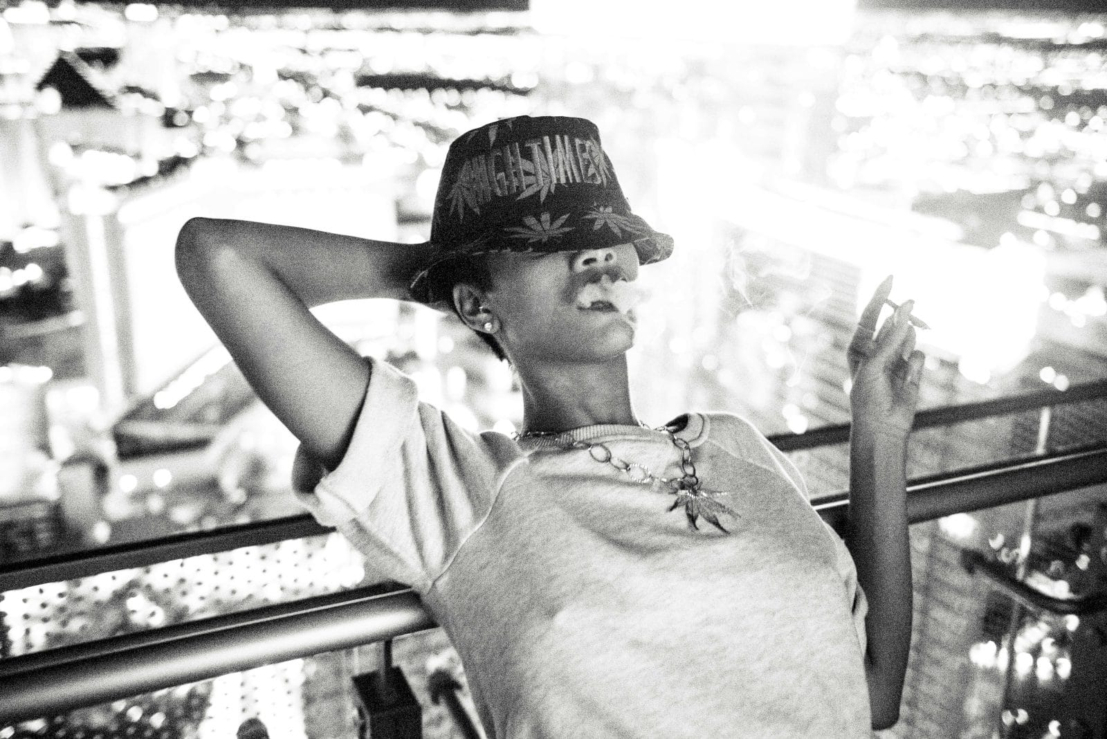 Topless Pierced Rihanna Flaunts Her Flawless Curves in Smoldering 2012 Outtakes 5 – BareFame Topless Pierced Rihanna Flaunts Her Flawless Curves in Smoldering 2012 Outtakes 5