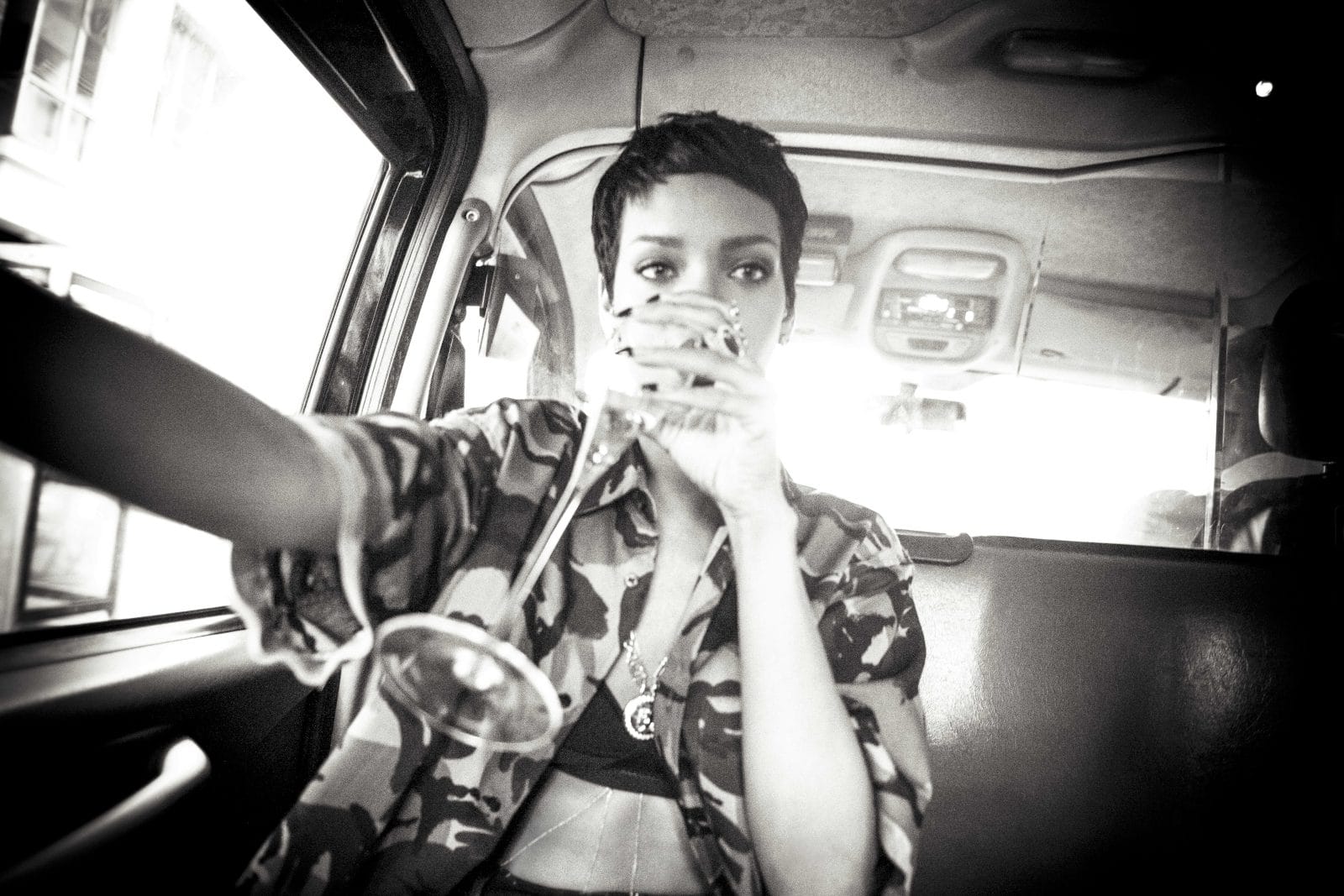 Topless Pierced Rihanna Flaunts Her Flawless Curves in Smoldering 2012 Outtakes 7 – BareFame Topless Pierced Rihanna Flaunts Her Flawless Curves in Smoldering 2012 Outtakes 7
